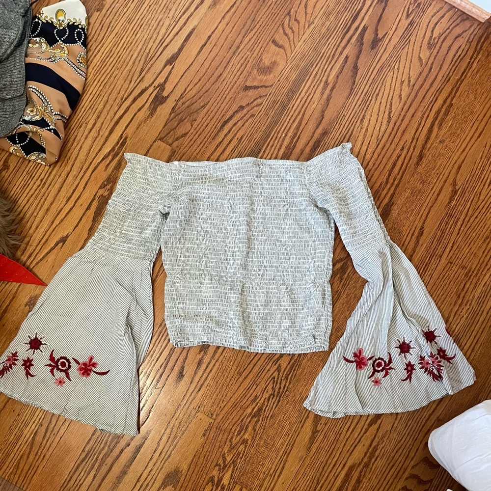 Guess top